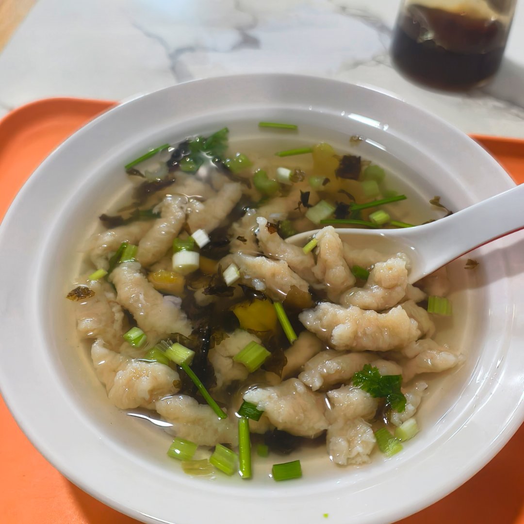 龙餐馆拍得真好啊看完需要吃一份大份瘦肉丸缓解一下 
