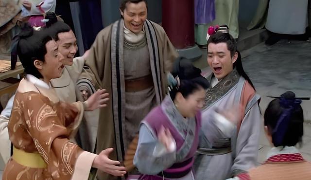 高衙内抓走林娘子，林冲为何不敢报仇？长大后才恍然大悟

风月案背后，是权力对个体