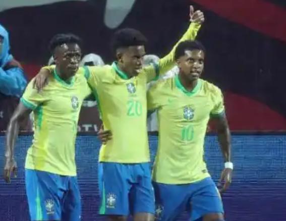 北京时间10月14日，日本和韩国继续和巴西、巴拉圭热身！


第一场18：30，