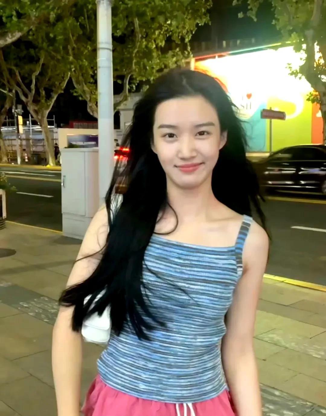 心疼卢昱晓！无端被传拍戏不敬业，工作室强势发声澄清谣言！
 
近期多条抹黑卢昱晓