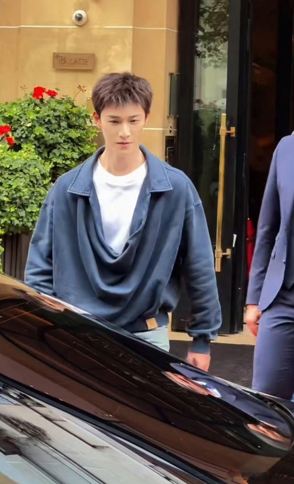 李昀锐少年感溢出屏幕谁懂李昀锐和夏天的适配度 啊啊啊啊啊李昀锐别太帅了！ ​​​