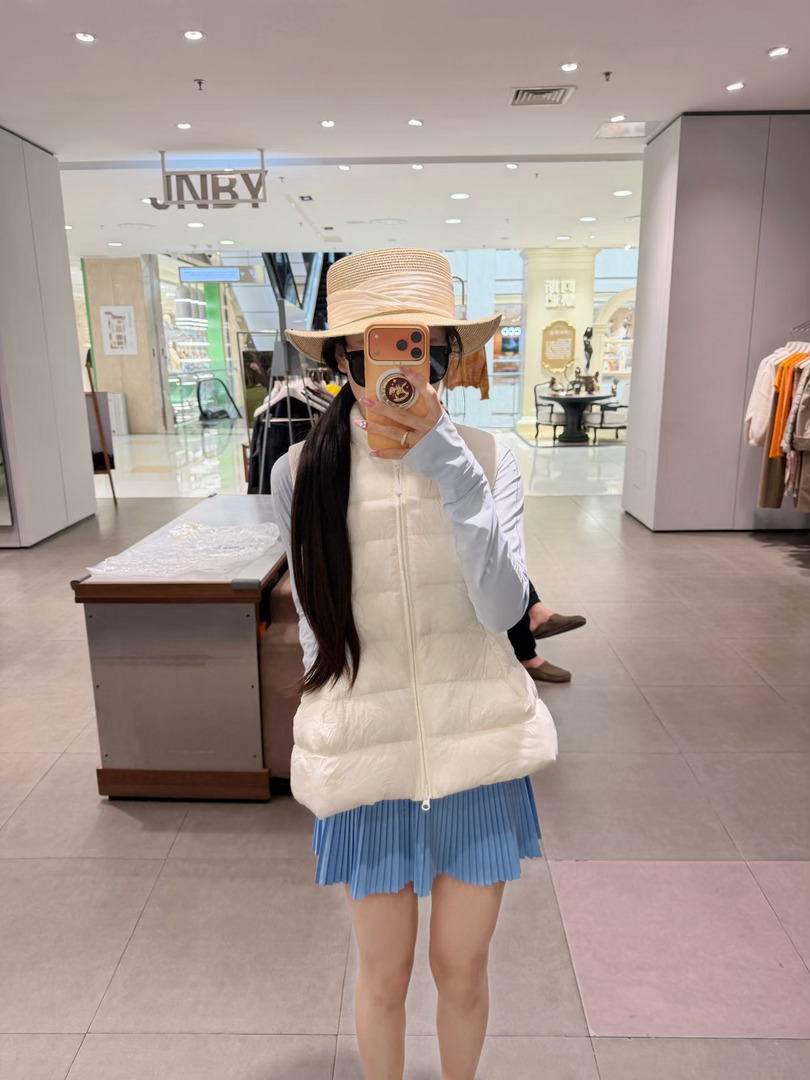 本来是去给闺女买羽绒服的结果给自己👀上了[doge]特种兵逛街 ​​​