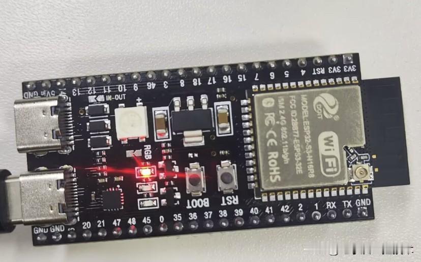 想做一个esp32音频输入解析控制两个灯带，左右声道随音乐律动的小项目，通过解析