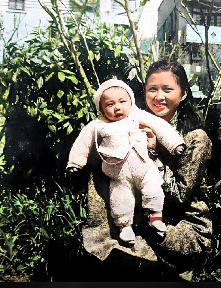 这才是粟裕大将的夫人楚青年轻时的真实貌相，这不是演戏，也不是电视剧里的演员，而是