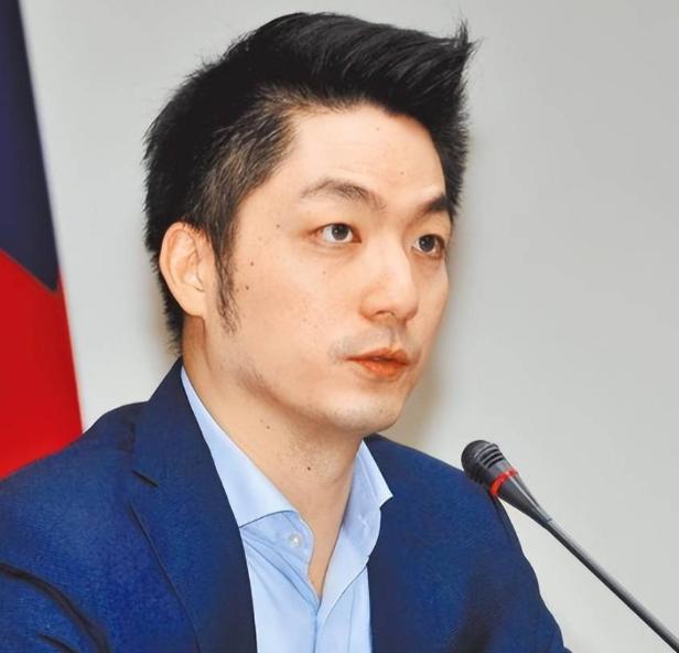 大陆设光复纪念日，
蒋万安回应了！



蒋万安对光复日的回应很平淡。
被问到大