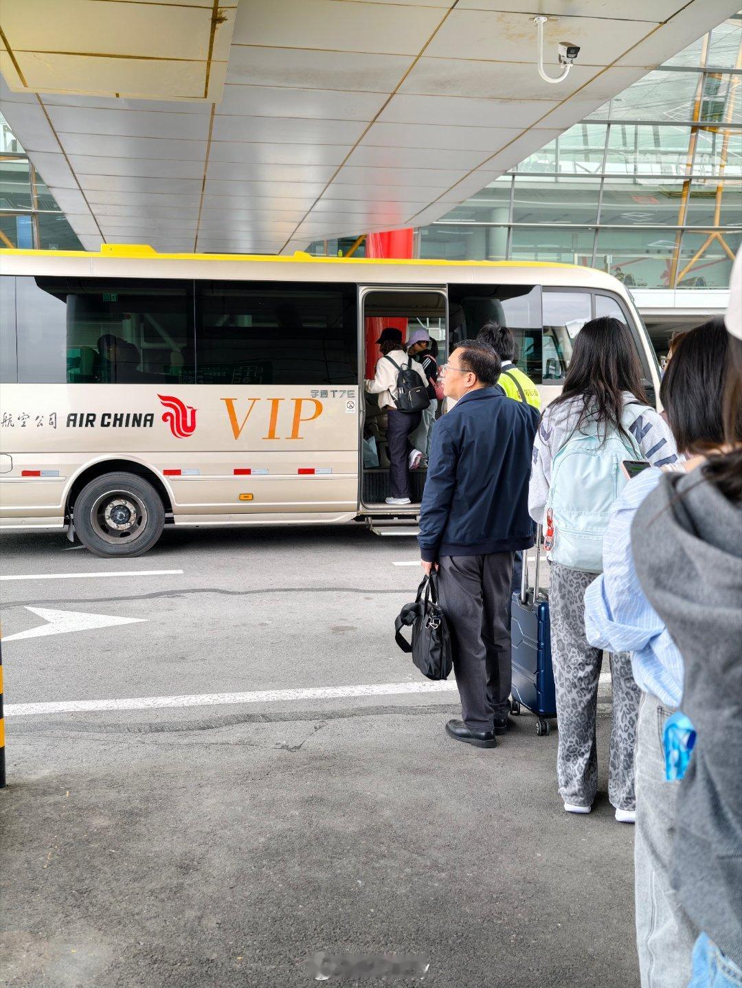 还有比靠廊桥但是得坐摆渡车更气人的下机方式吗？ 北京·首都机场T3航站楼