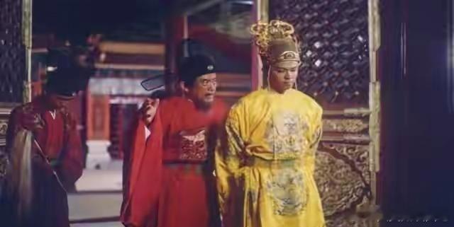 历史 1659 年，在缅甸阿瓦城外的伊洛瓦底江上，永历帝朱由榔的龙舟打着转。他望
