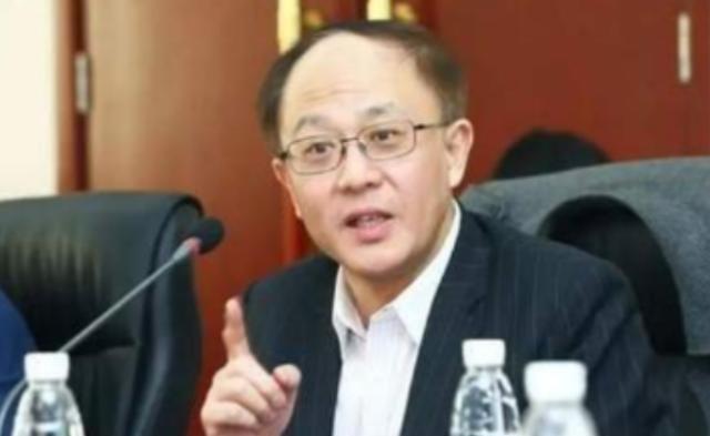 中美“差距”究竟在哪？ 邱震海 语出惊人：“中国辛辛苦苦在14亿人中培养人才，老