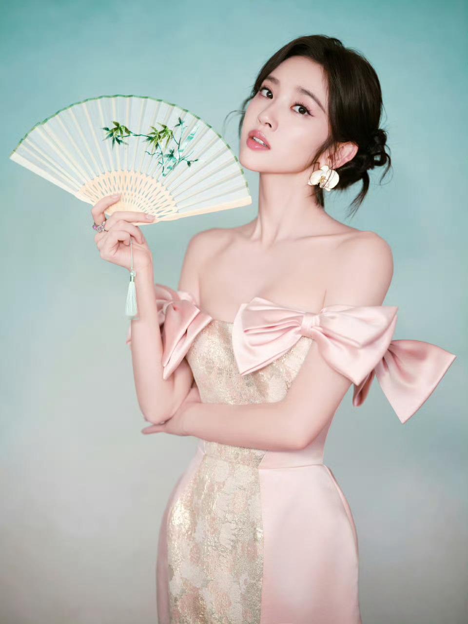 唐艺昕回应烫嘴rap团建 笑晕又好圈粉！被调侃唱“加密rap”，唐艺昕谐音梗化解