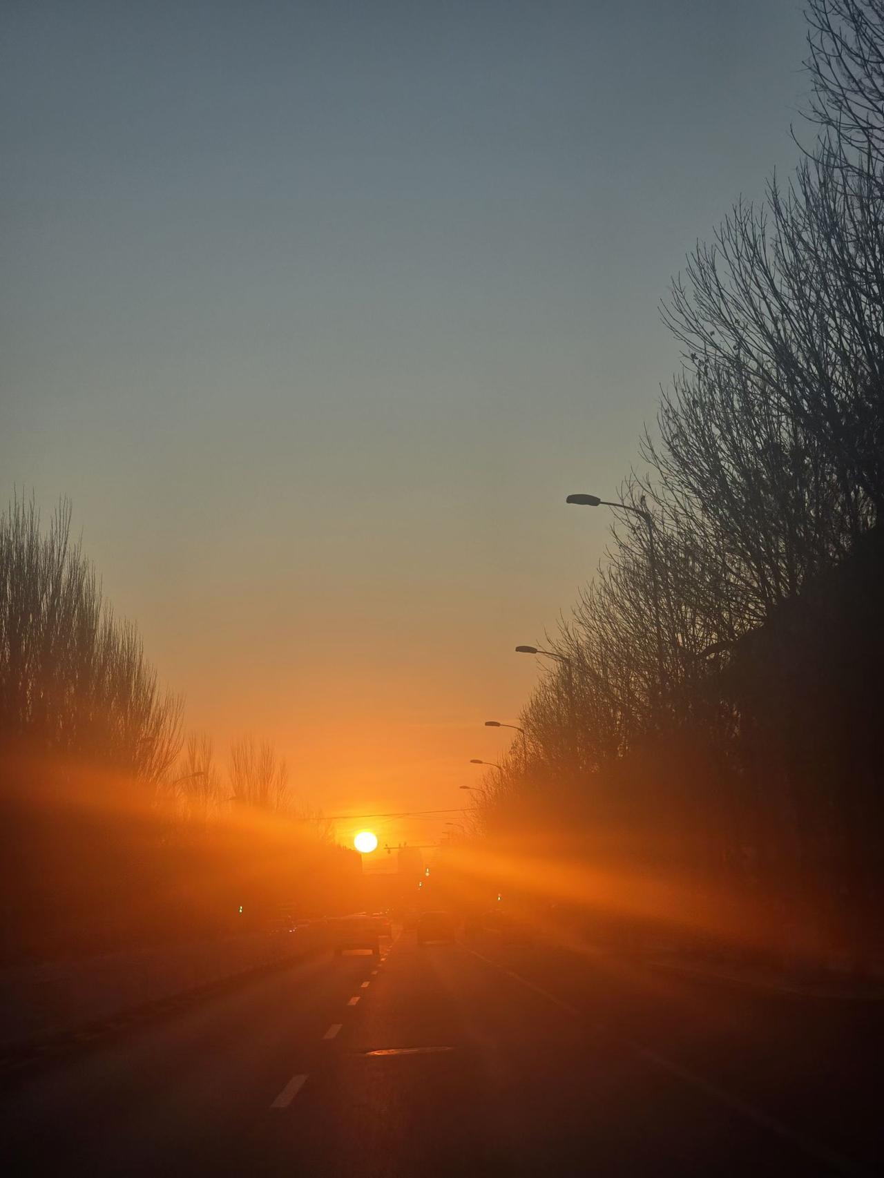 对，人有自己的追求，有事干，而且热爱三尺讲台，热爱教育事业，身体允许的情况下晚退
