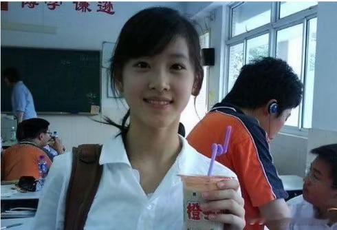 谁能想到曾经那个的奶茶妹妹章泽天，如今……#章泽天净资产600亿# ​​​