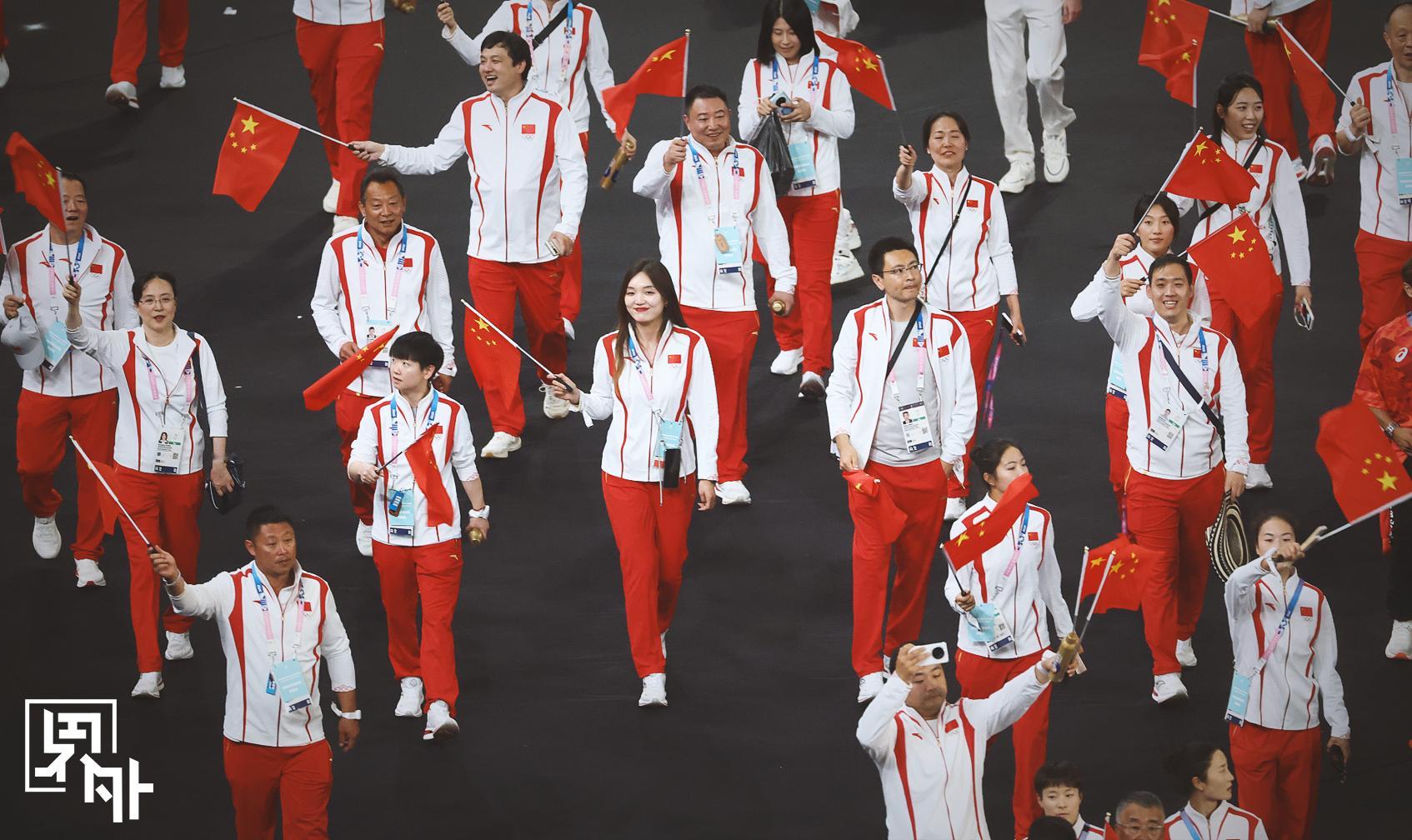 #大海捞莎# 闭幕式上的孙颖莎来了！据称，莎莎在闭幕式上有互动环节，期待！ ​​