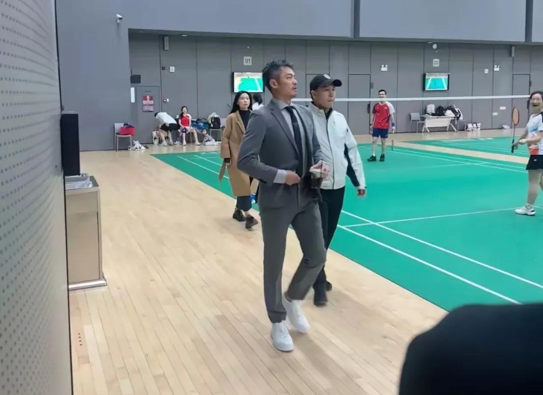 林丹霸总气场把昔日霸气教练李永波比下去了，当运动员时的他脾气暴躁，没想到退役后还
