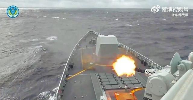 岛内日本问题专家何思慎受访时说道：“大陆把台湾空域封起来时，特别留了一个缝，台日