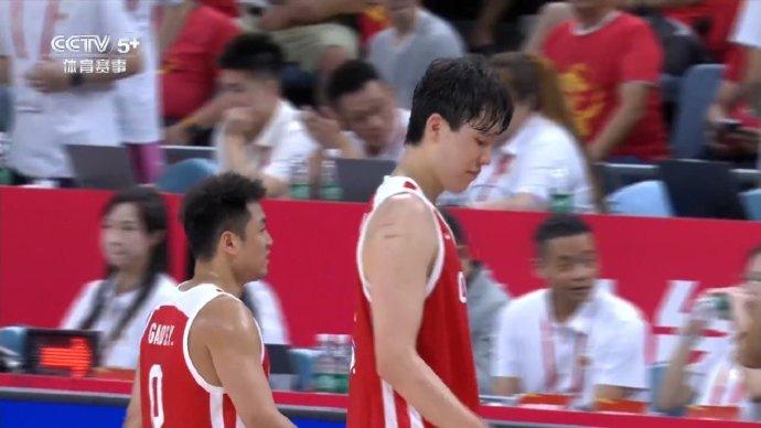 哈哈哈，杨瀚森是没睡醒吗？

这个半场下来，NBA球员杨瀚森可真是举步维艰啊。