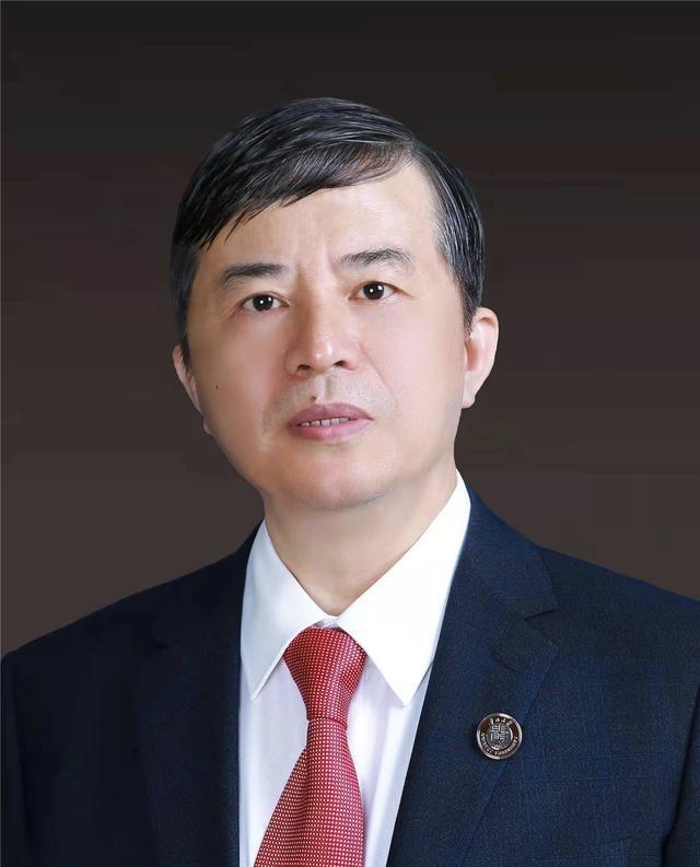 贵州大学校长：
宋宝安，男，汉族，1963年生人，63岁，湖南省益阳市人，中共党