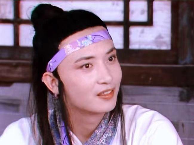 当年，87版《红楼梦》选角时，侯长荣前往试镜。导演王扶林看到后，惊呼：“这就是我