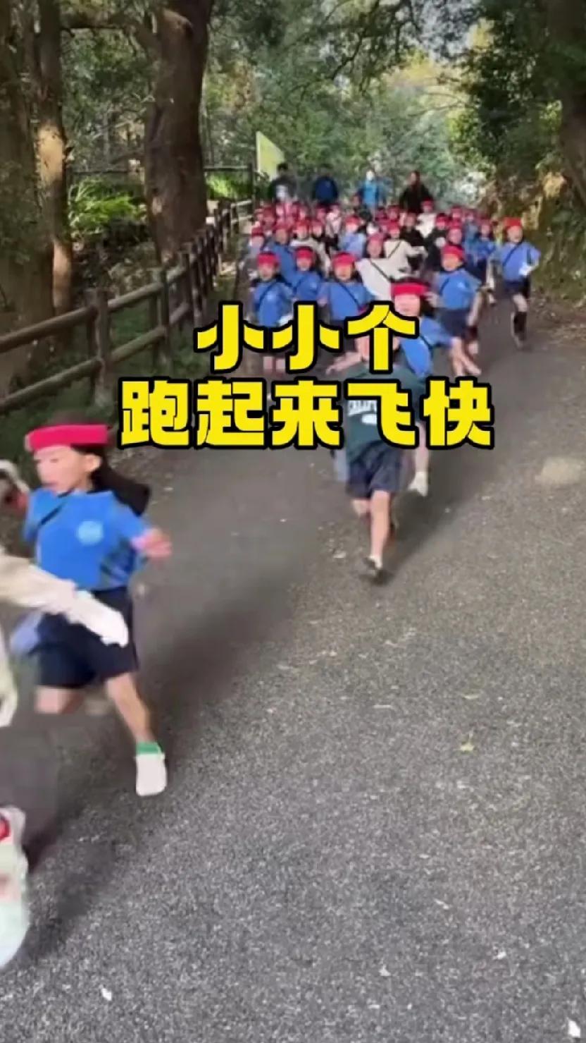 冬天到了，日本的小孩子们都疯狂的跑了起来，上学第一件事就是为了热身，为了锻炼，而