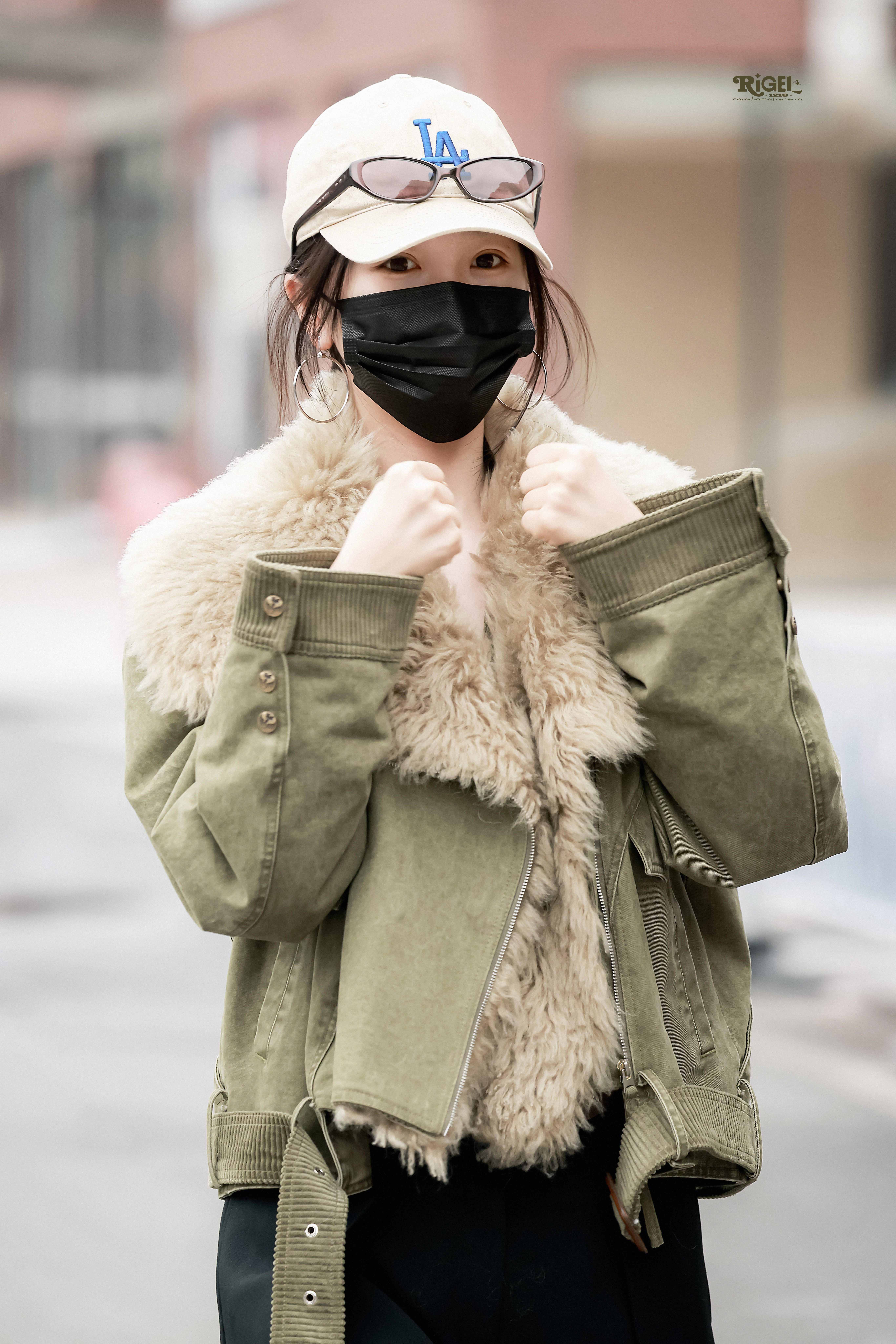 虞书欣云初令剧组一起过年 ｜今日星拍放送   📸DAY40 新春大吉虞书欣﻿云