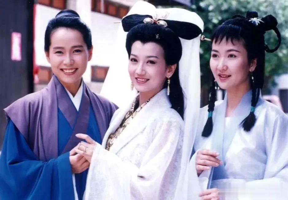 全看过首播的，证明已经老了！
《新白娘子传奇》《神雕侠侣》《雪山飞狐》《天龙八部