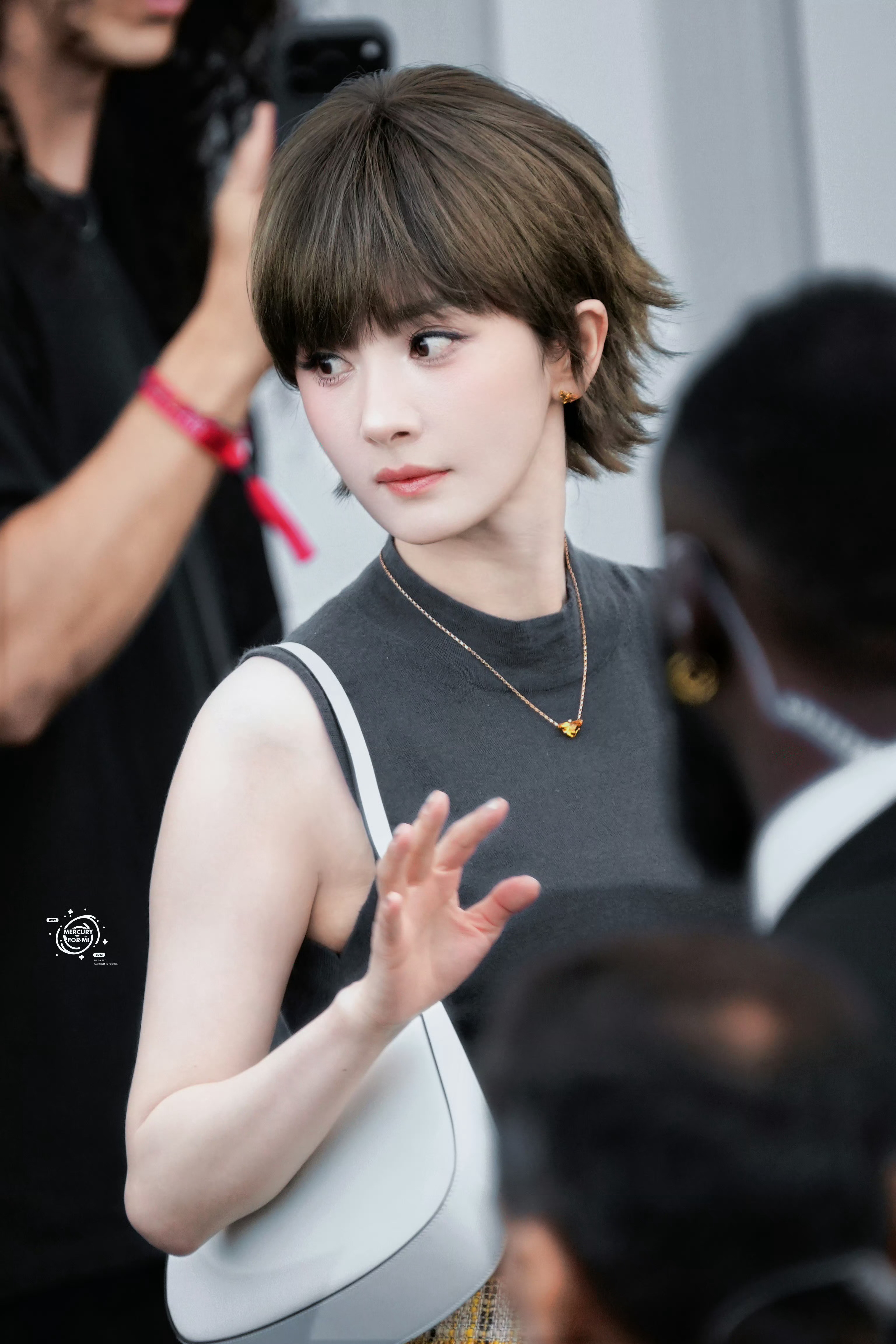 杨幂短发一整个惊艳到了！！！！！ ​​​