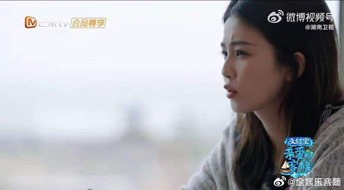 白鹿沈月提前过上退休生活白鹿和沈月在客栈里的状态也太舒服了，慢悠悠过日子，不慌不