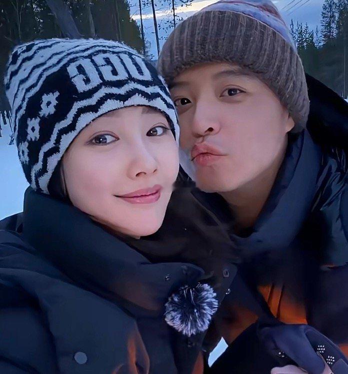 马頔娶到李纯的快乐真的是毫不掩饰他们两个人你能看到不属于娱乐圈的纯粹爱情！马頔李