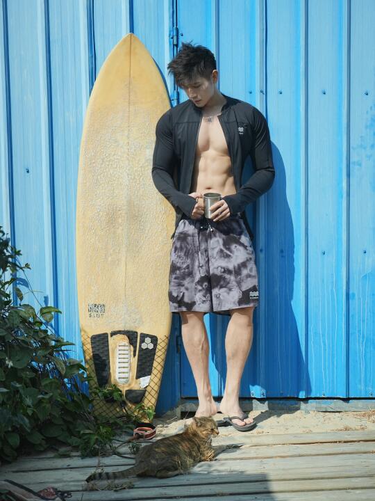 还是一个童趣满满的大男孩🏄