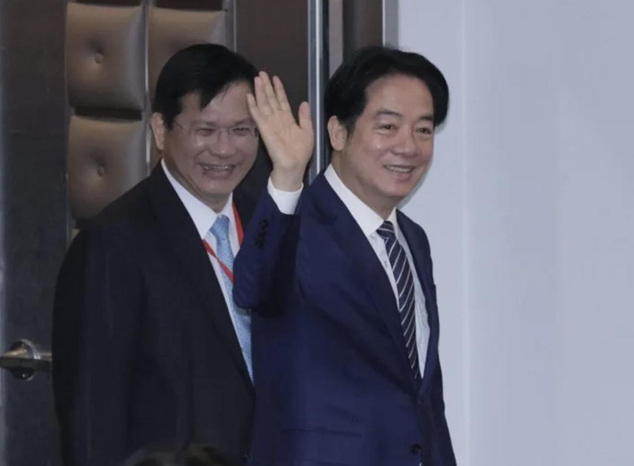 赖清德去非洲“访问”，林佳龙兴奋介绍：两小时内能看到大象、狮子！谢寒冰笑翻：所以