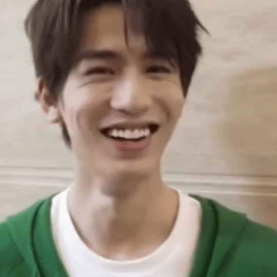 张凌赫粉丝说我AI张凌赫图，就图一这个。为了证明我没有AI，特发此微博，并附上视