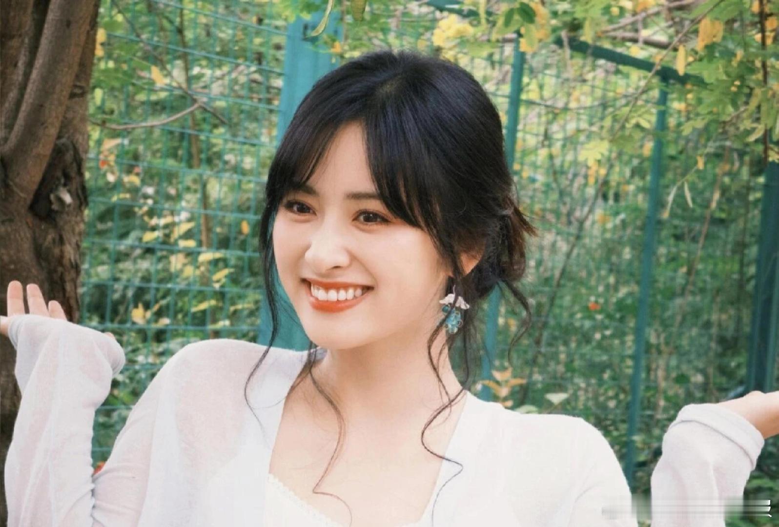 沈月喝得摇摇晃晃，雪琴紧跟其后，这搭配也太好嗑了 