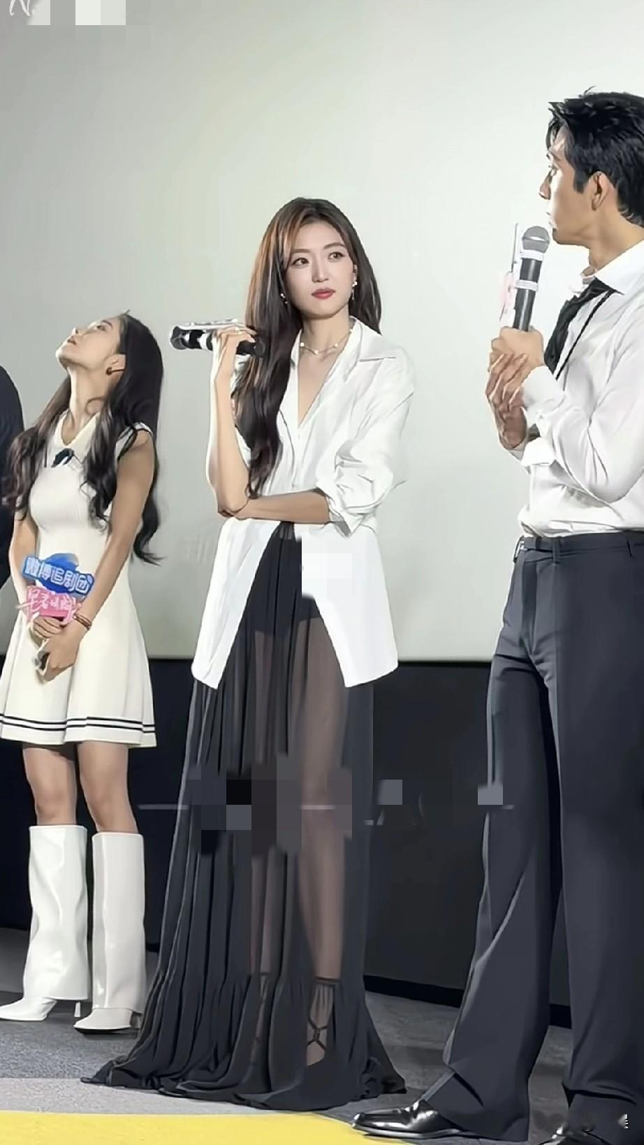 孙千真的是越来越有女神范了，从之前的清纯少女变成了现在的演技少女，真的是越来越火