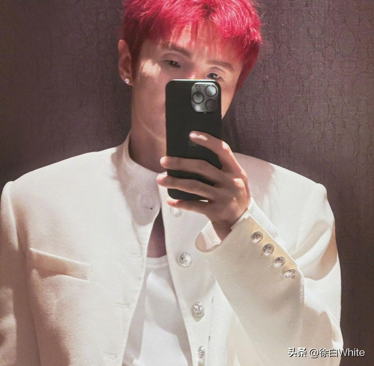 3月29日，李荣浩再喊话吴向飞
“不能没有下文就撤了，这对我很不公平！”
讲真认