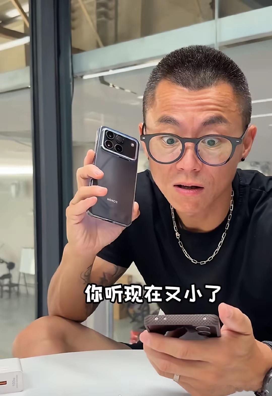 陈震为了剪视频，换上了荣耀Win。二三百条4K视频素材都能稳稳扛住，看来Win这