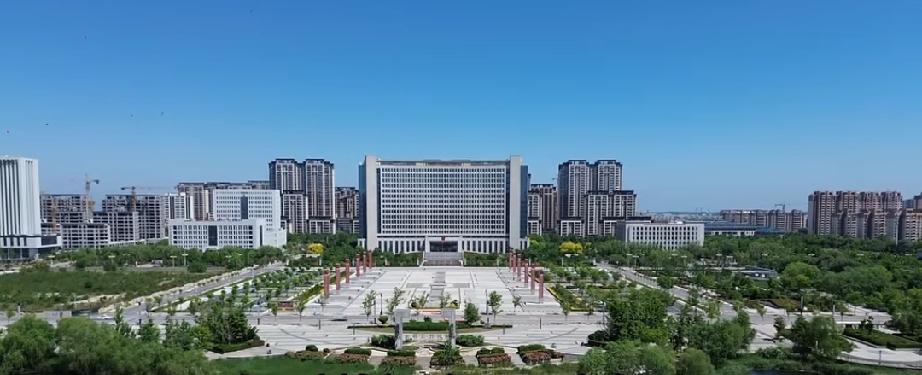 大美曹县等你来

黄河故道 荷花香
戏楼藏着 旧时光
汤王陵前 商韵长
三千年 