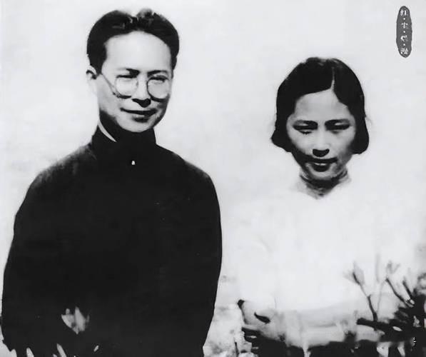 沈从文临终前对妻子张兆和说：“三姐，我对不起你。”
什么对不起？
1，为自己出轨