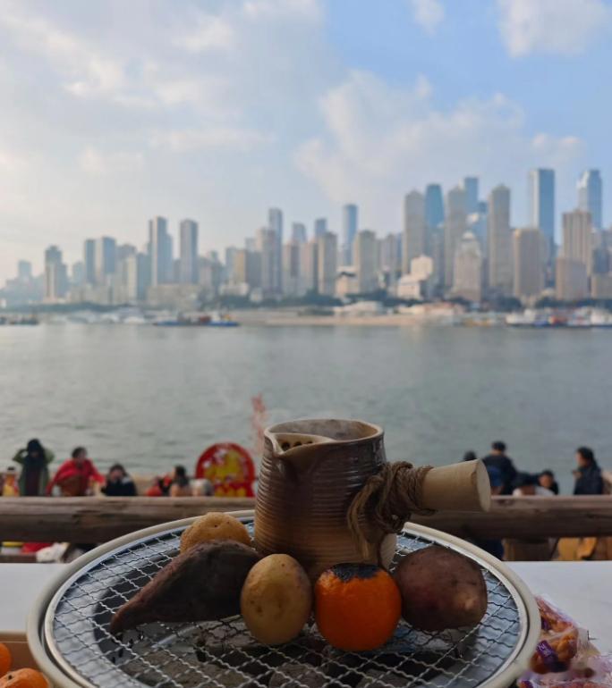 还记得我们重庆好几个月之前火遍全国的“哈儿山”吗，因为各种违规建筑被封了之后，在