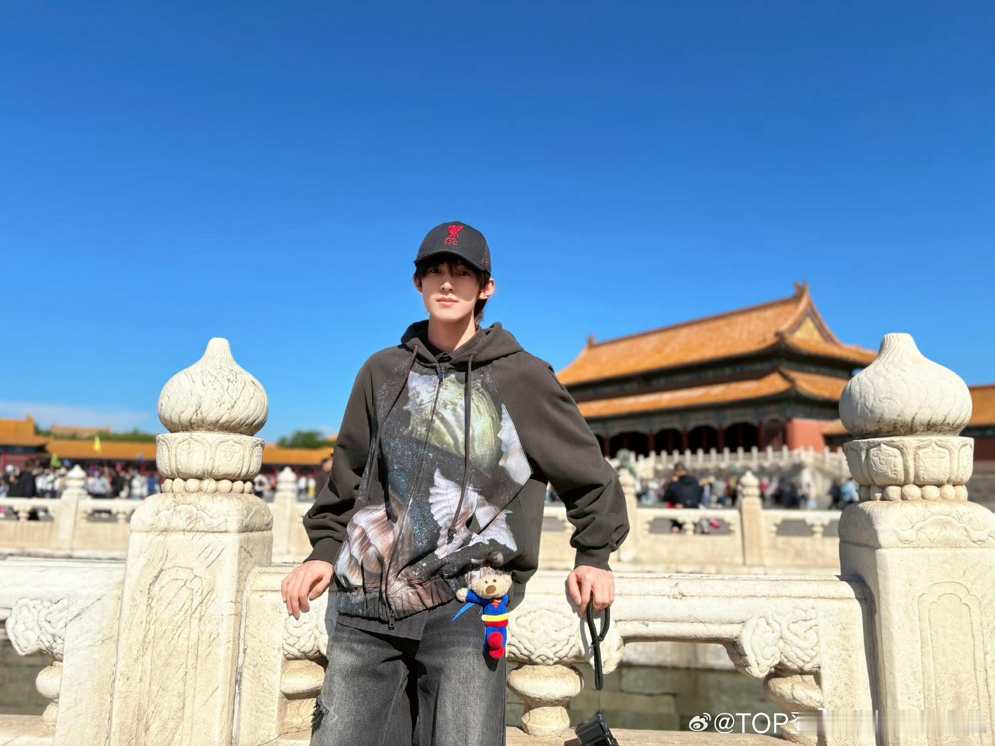 张泽禹镜头下的故宫妈妈爸爸镜头下的张泽禹 小宝劳动节和爸爸妈妈一起去故宫玩了～ 