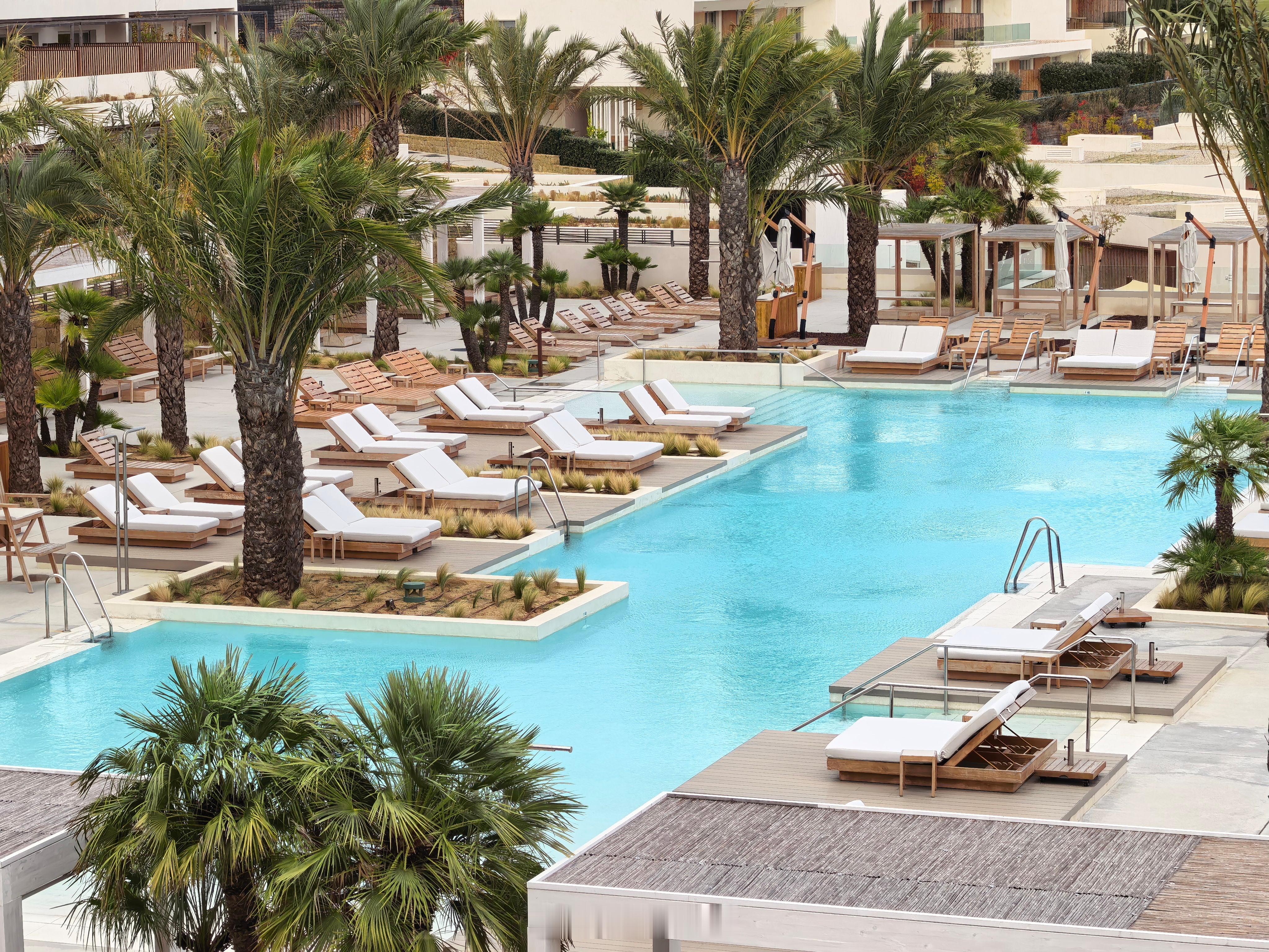 到西班牙啦！明天开始试驾地中海天气真不错！ 