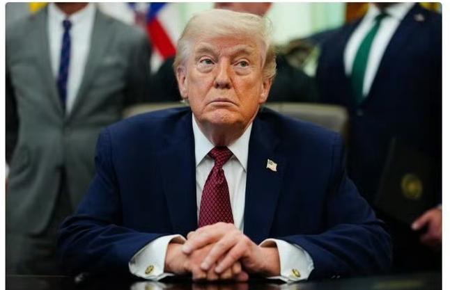 特朗普在给自己“卸包袱”， 并且非常急切想从中东“拔脚”。最新爆料:把“核问题”