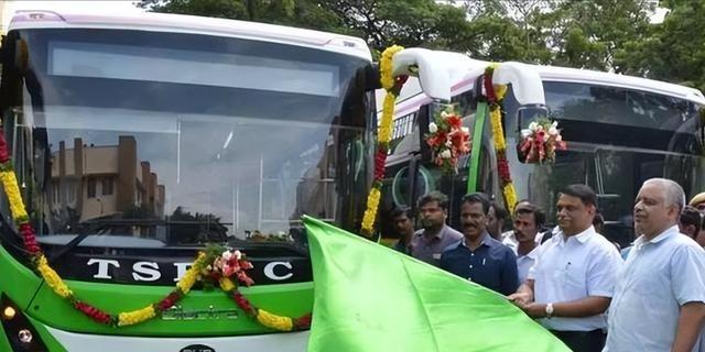 据印媒报道，印度商务部严重谴责中国比亚迪，让印度人先付款后提车的商业行为。印媒说