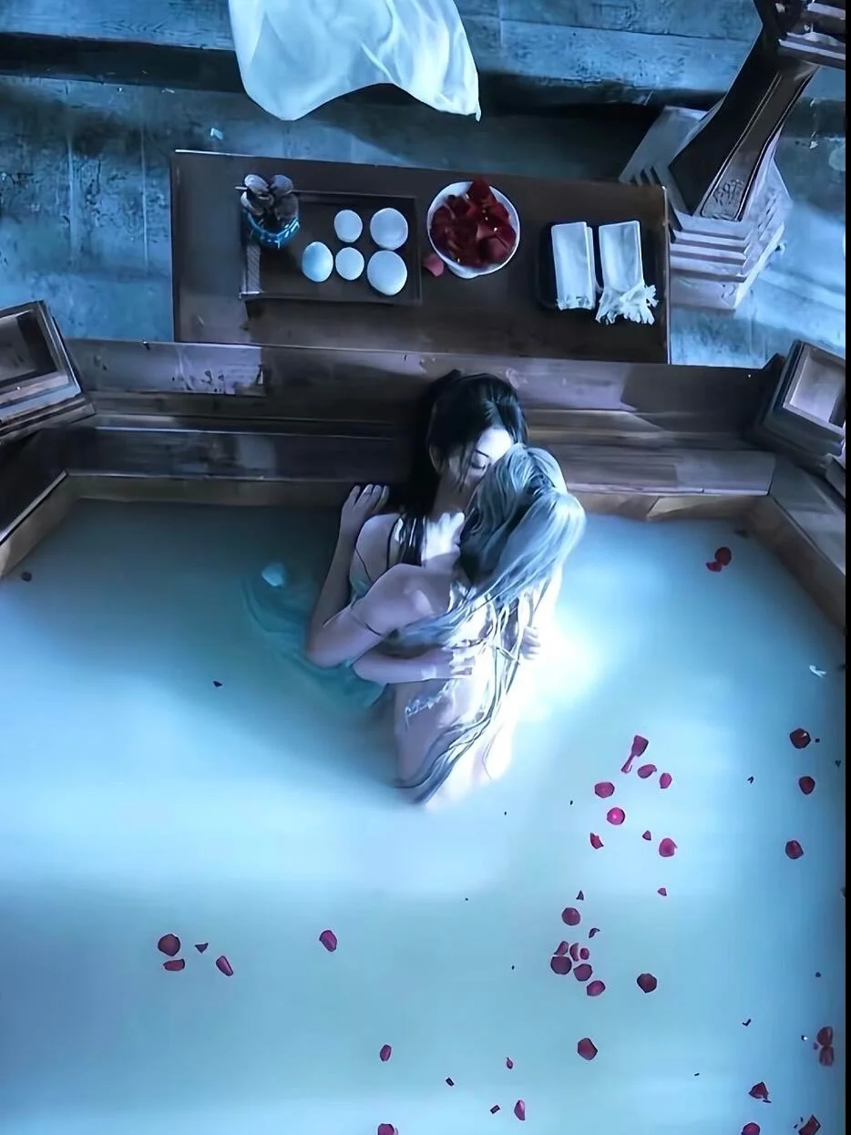 🫧在水里抱抱，很安心～🫧