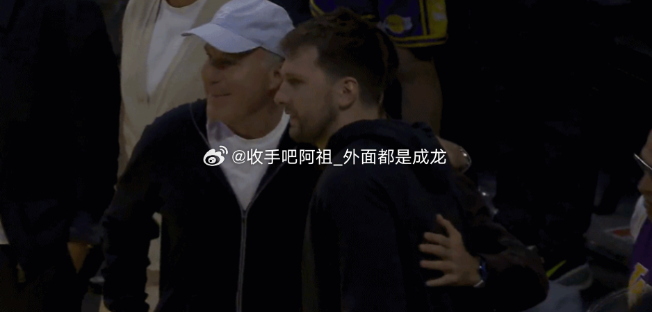 今日，NBA常规赛继续进行，湖人在主场以128-104力克国王。此役，网球巨星德