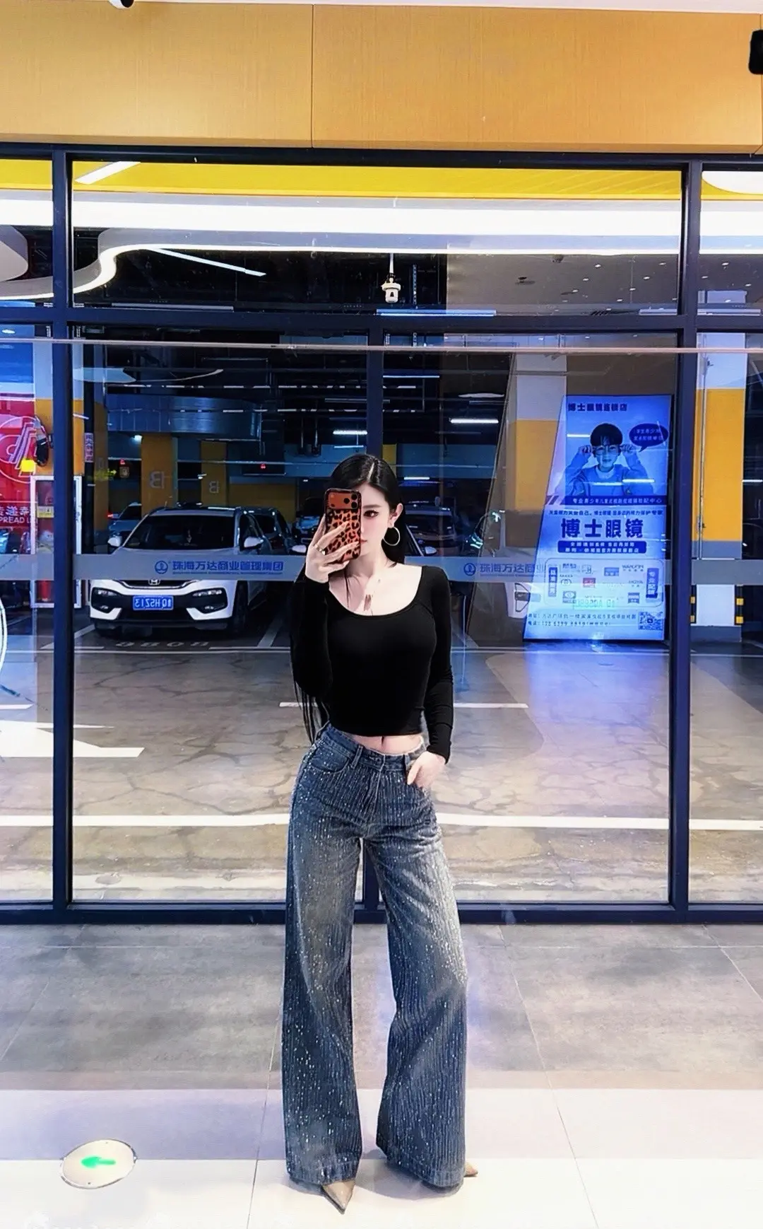 管好你的嘴  我们香水不犯花露水