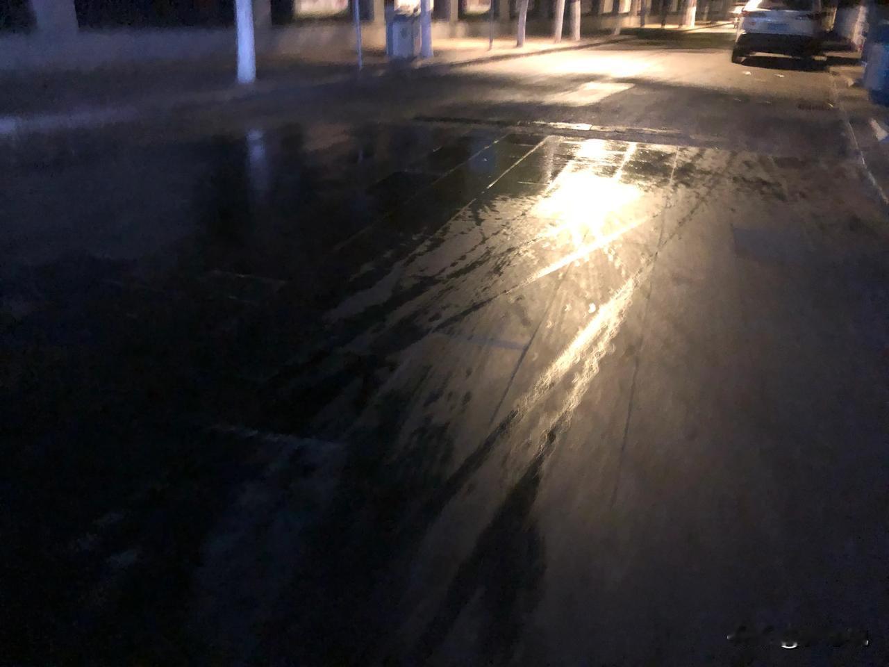 来来来，雨中漫步……