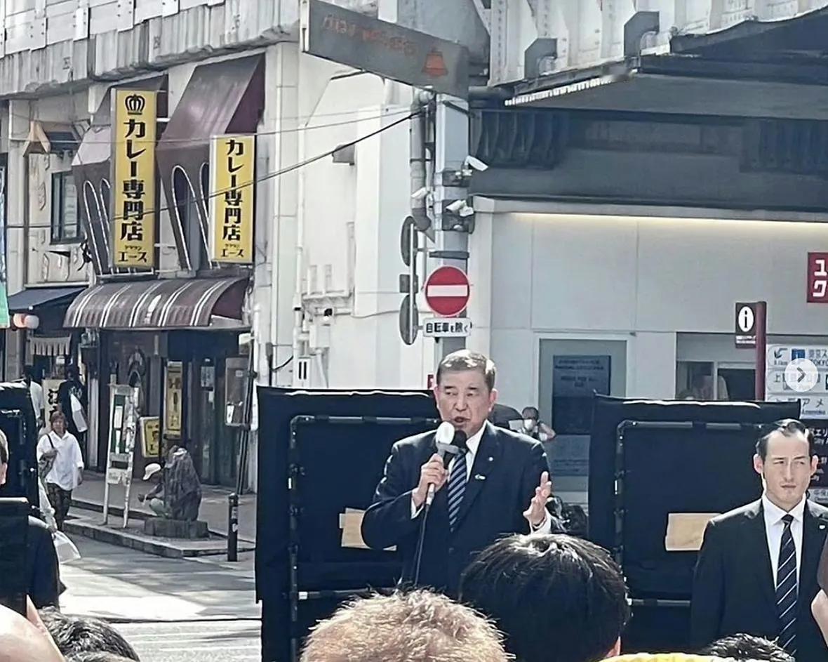 石破茂在谈及美日关税问题时强硬表示，关税谈判是场赌上国运的战斗，就算美日之间是盟