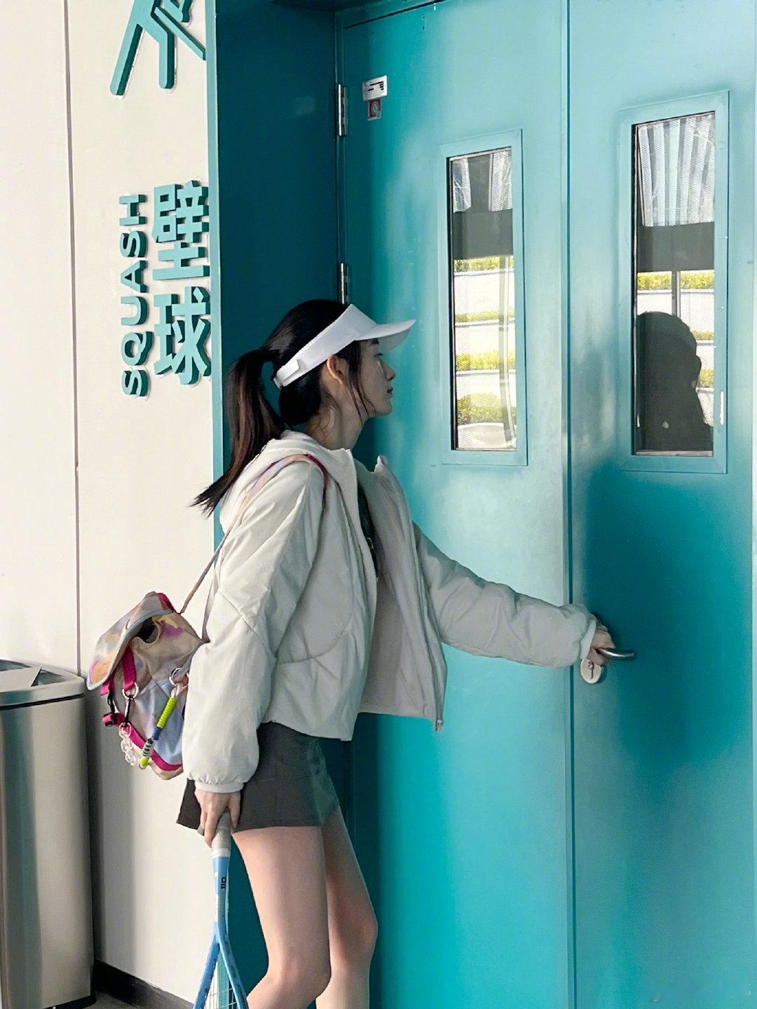 #群星抬头接好运##众星抬头接好运# 群星抬头接好运！张杰，林允，田曦薇，张云龙