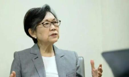 新加坡大使一语惊人：不管中国愿不愿意，全世界都已经这么看中国了！
 
在对待涉华