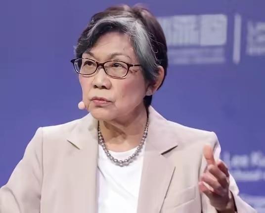 新加坡大使一语惊人：不管中国愿不愿意，全世界都已经这么看中国了！
​一枚从深海腾