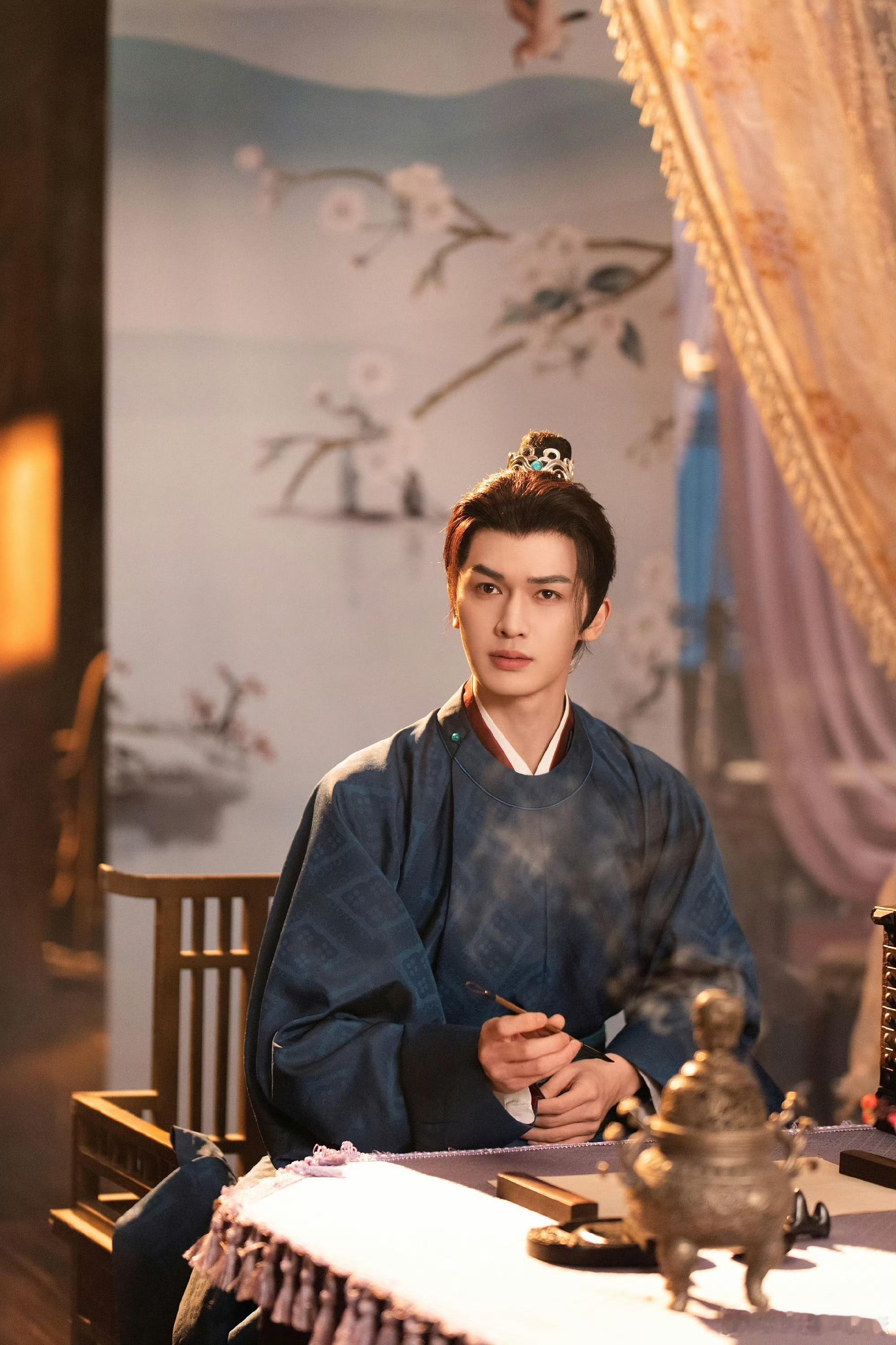 朱正廷说一人分饰两角演爽了  两种性格完全不同的角色，没想到朱正廷诠释的这么好！